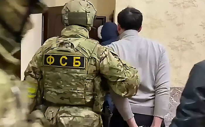 ФСБ и МВД России сообщают об арестах или ликвидации боевиков или целых банд, входящих в международные террористические организации.
