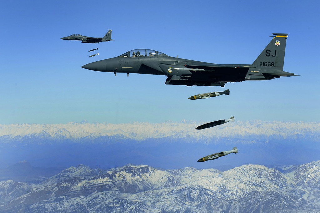 Авиабомбы Joint Direct Attack Munition активно использовались во время бомбардировок в Афганистане.