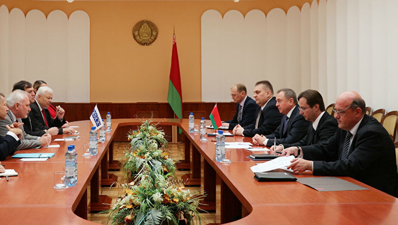 Минская группа ОБСЕ была создана в 1992 году для поиска путей мирного урегулирования нагорно-карабахского конфликта.