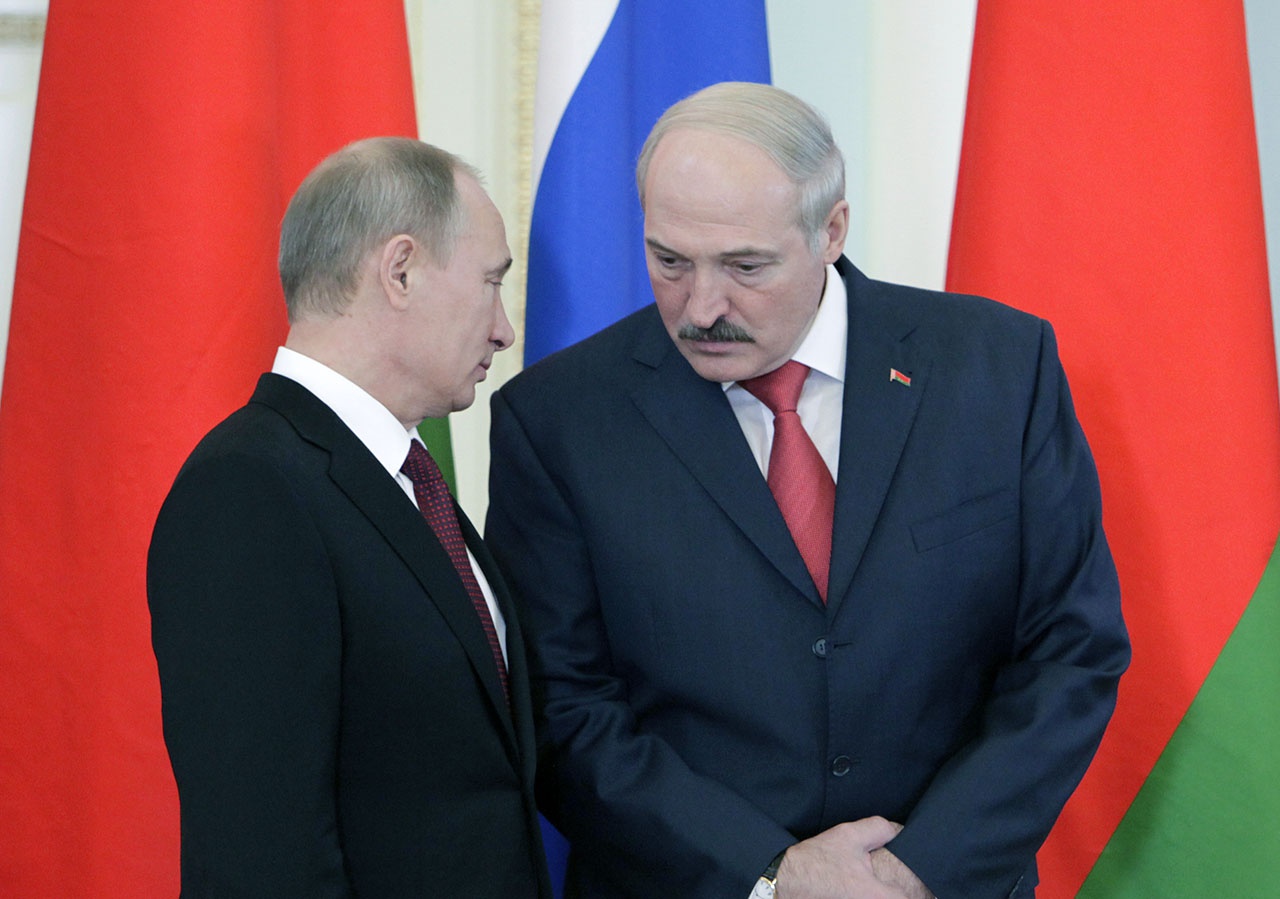 Белоруссия не смогла уйти из российской сферы влияния, поскольку за это необходимо было заплатить сменой политического режима.