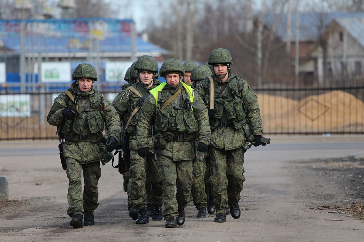 Комиссия командования Воздушно-десантных войск проверила готовность к новому учебному году личного состава Ивановского гвардейского воздушно-десантного соединения.