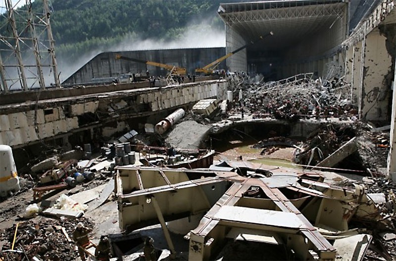 Авария на Саяно-Шушенской ГЭС в 2009 году убила 75 сотрудников станции.