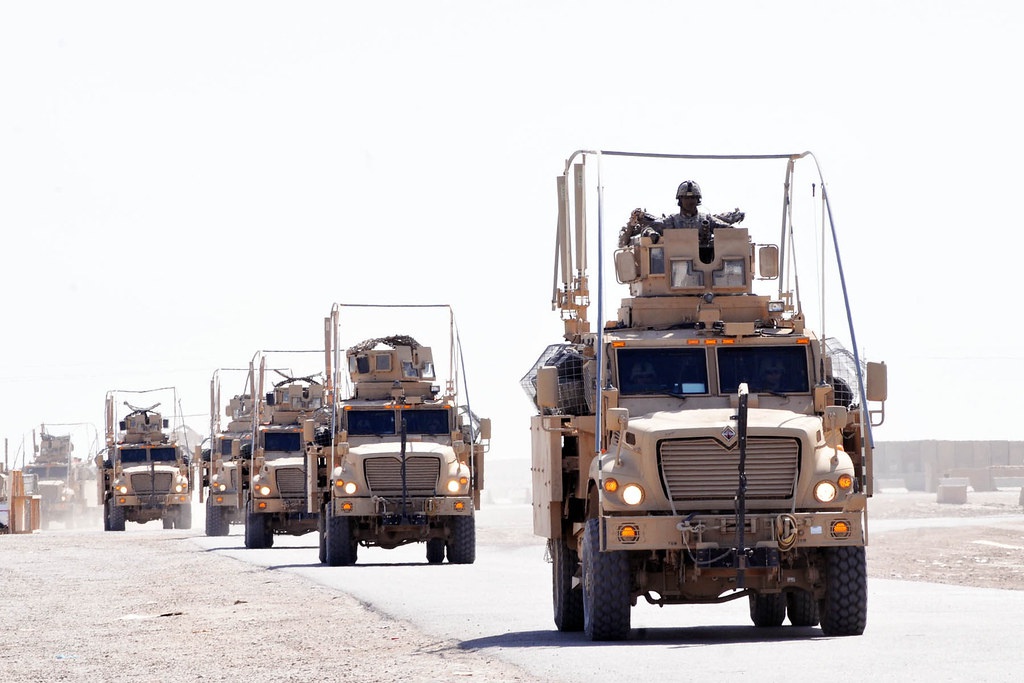 Сокращать - не увеличивать. На сегодняшний день в Ираке находятся 2 500 американских солдат.