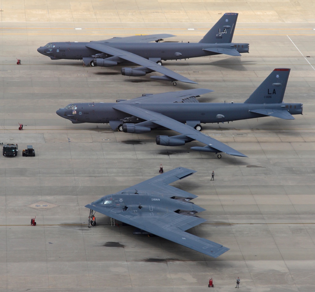 Стратегическая авиация США имеет в своём составе бомбардировщики Boeing B-52 Stratofortress и Northrop B-2 Spirit.