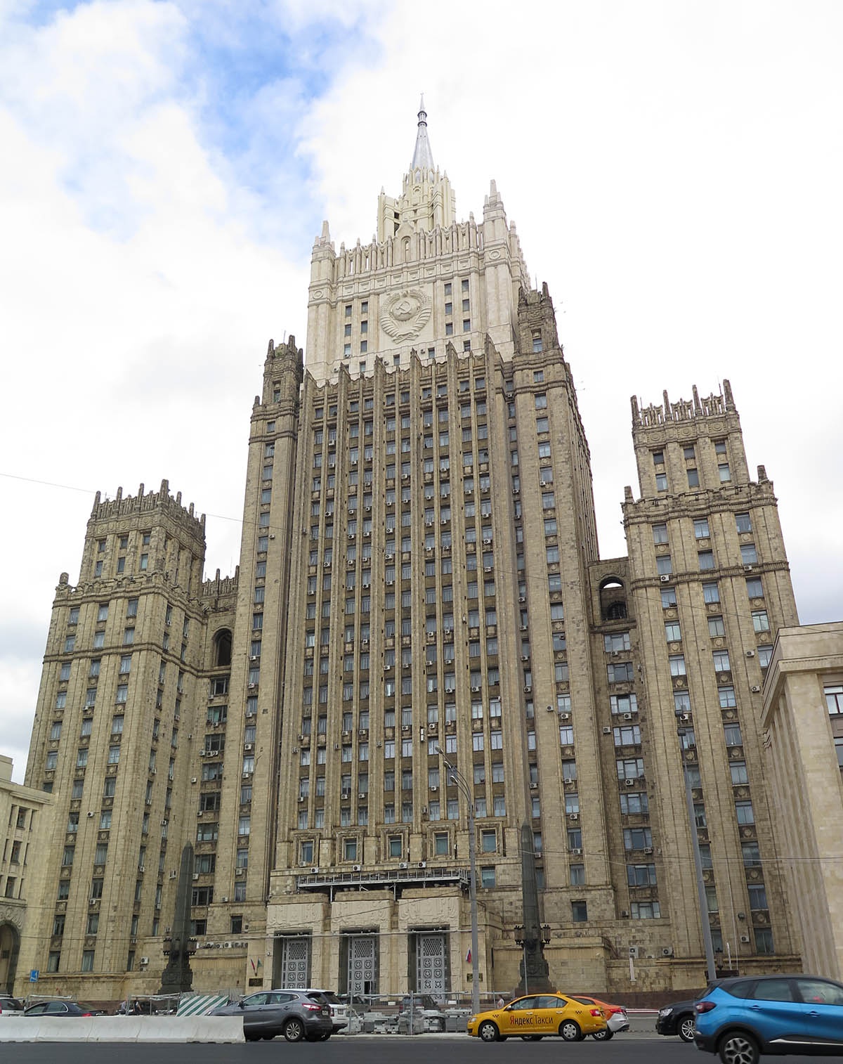 15 декабря МИД России передал американской стороне свои предложения по договору о гарантиях безопасности и соглашения о мерах обеспечения безопасности Российской Федерации и государств-членов НАТО.