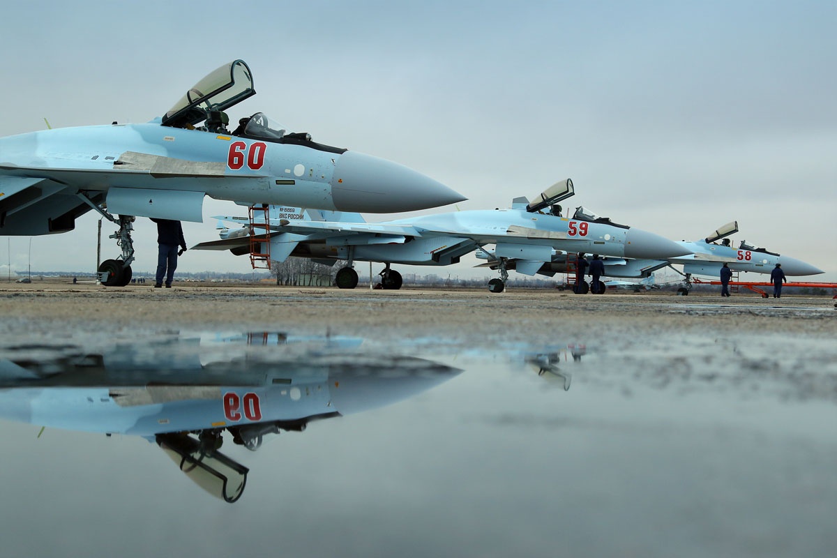  В декабре 2021 года в Государственный центр подготовки авиационного персонала и войсковых испытаний Минобороны России поступила партия новейших многоцелевых истребителей Су-35С.