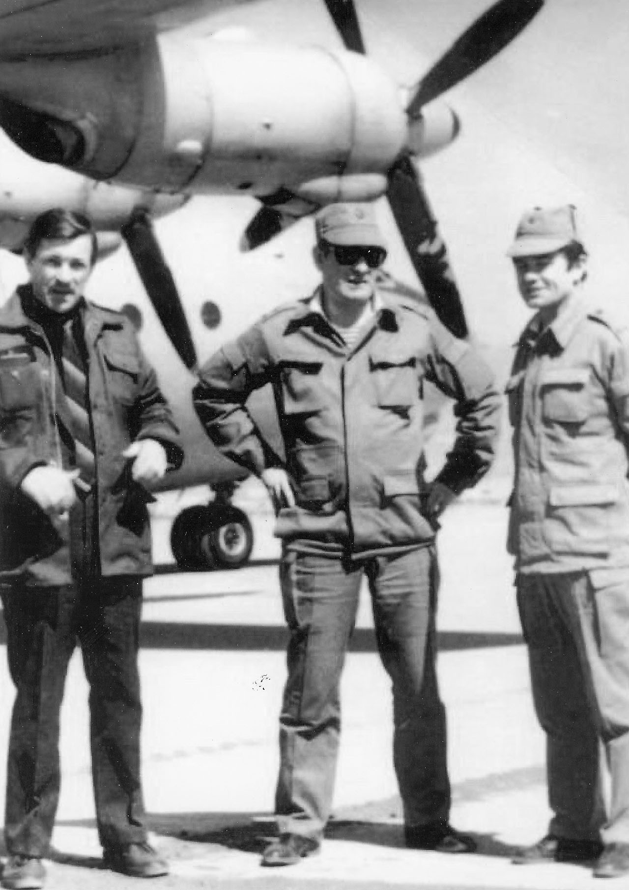 Офицеры-разведчики (слева направо): Алексей Кудашев, Евгений Пешков, Владимир Агафонов. Кабул. 1981 год.