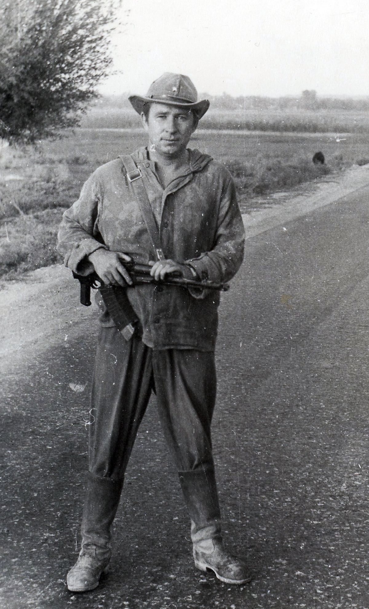 Командир оперативной разведывательной группы Михаил Коноваленко. Афганистан. 1980 г.