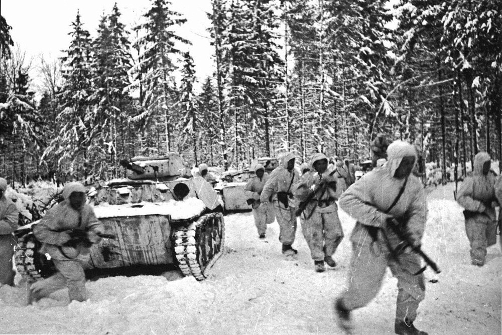 Советские войска перешли к наступательным действиям.