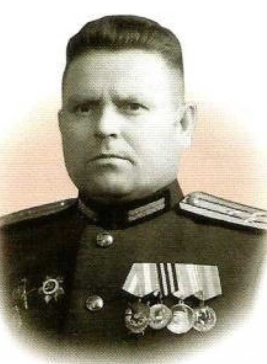 Командир 490-го отдельного радиодивизиона И. Логинов.