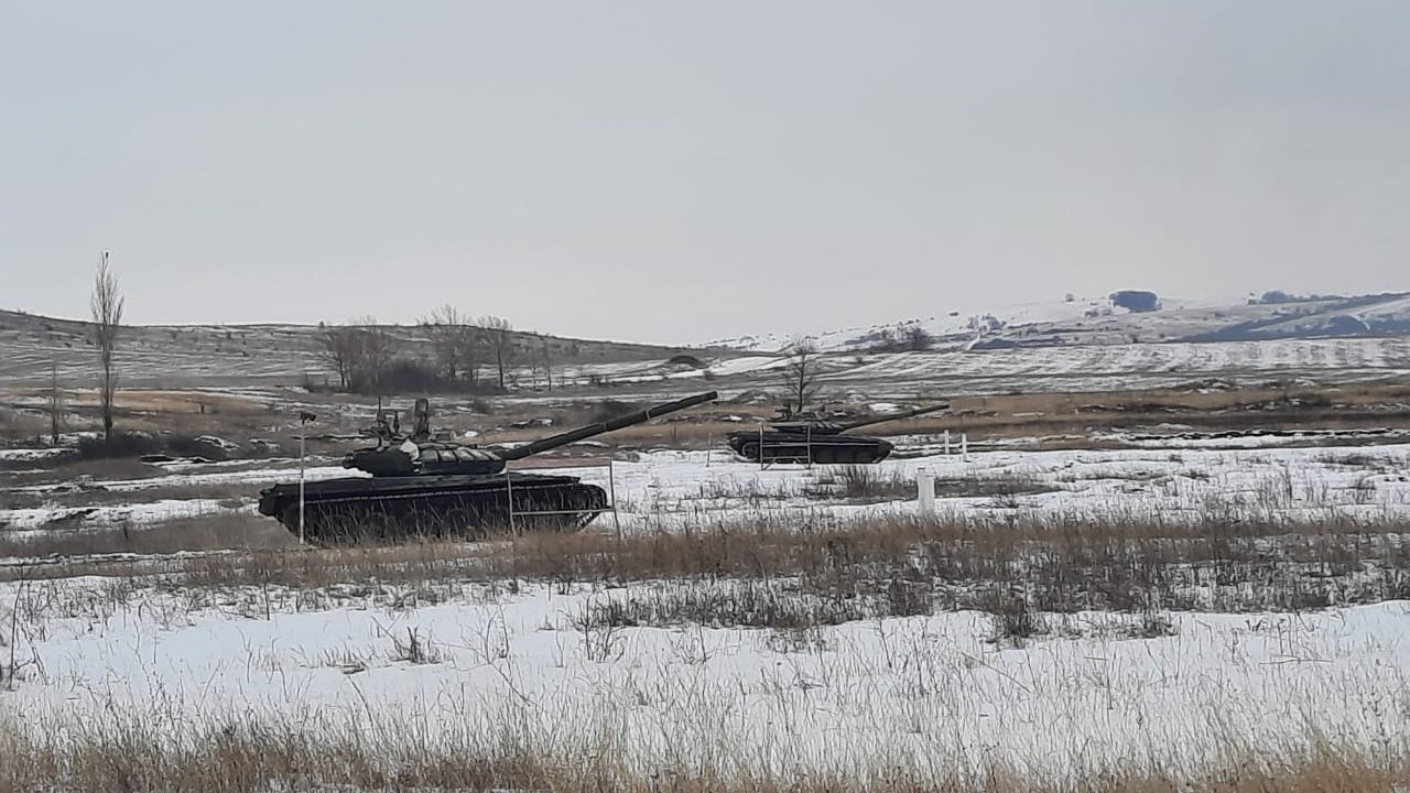 Усовершенствованные прицельные комплексы современных танков Т-72Б3, позволяют вести огонь на большие дальности.