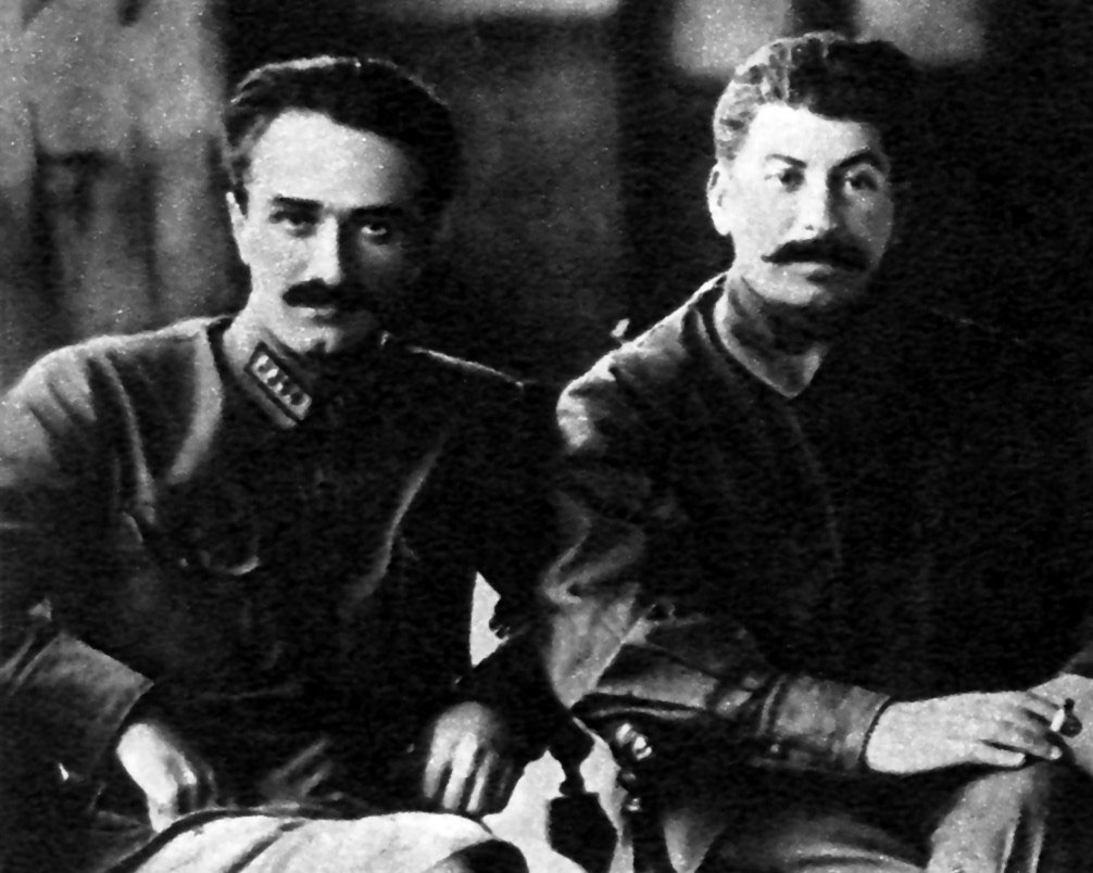 По ходатайству Анастаса Микояна Хаммер стал доверенным лицом Сталина по отбору всемирно известных работ из запасников советских музеев.