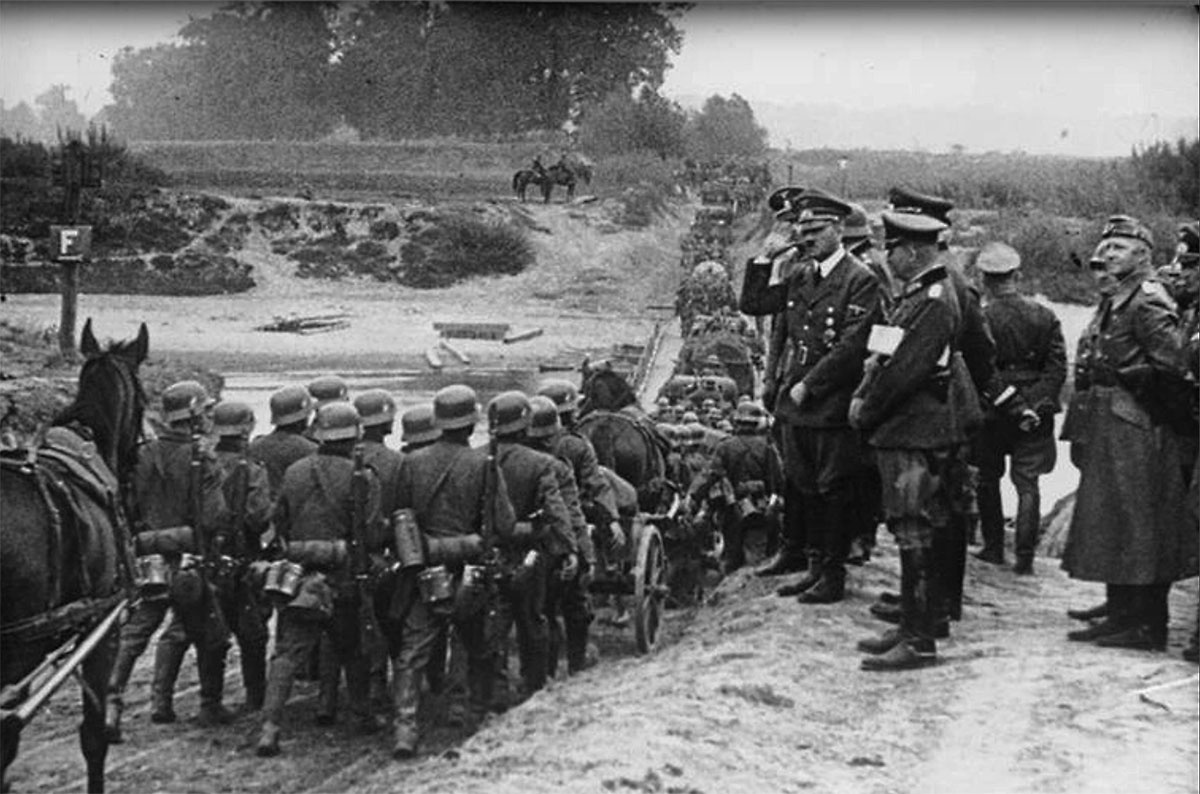 1 сентября 1939 года Германия вторглась в Польшу, поправ заключённую в 1934 году декларацию о неприменении силы между странами.