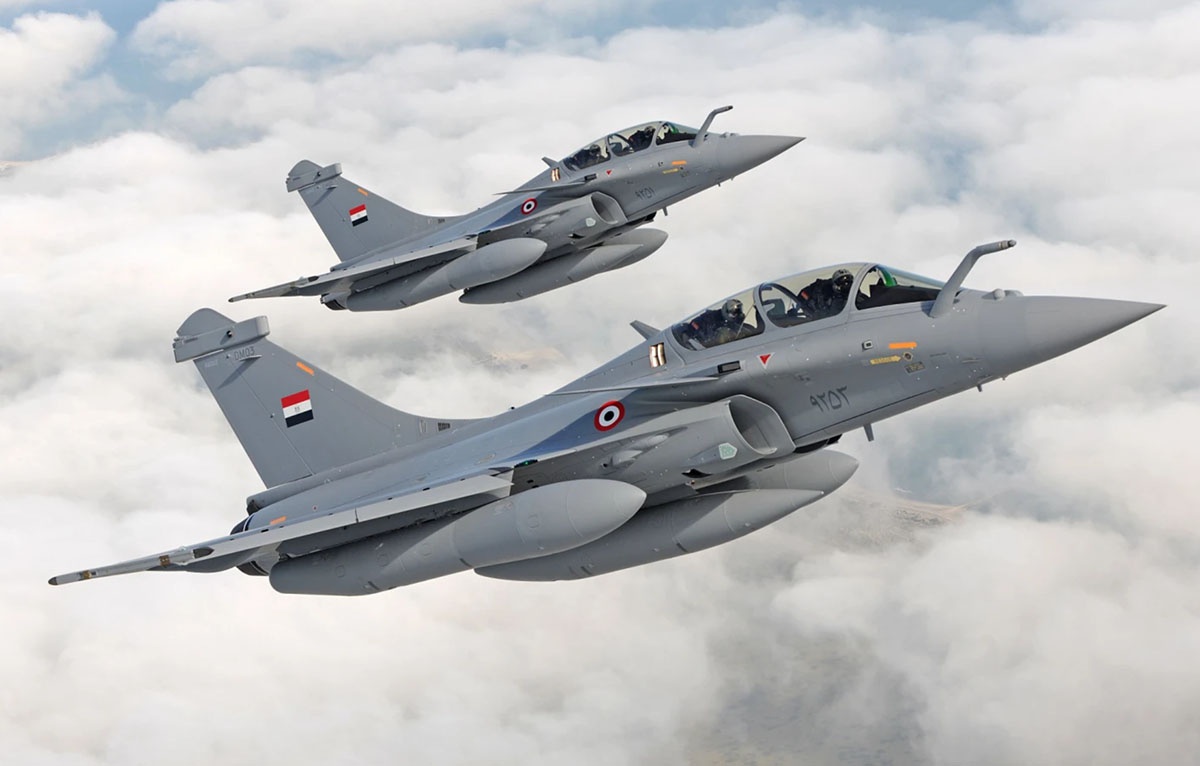 Договор на поставку 89 многоцелевых истребителей «Рафаль» был заключён с ОАЭ. Катар и Индия получат по 36 самолётов, Египет - 30.