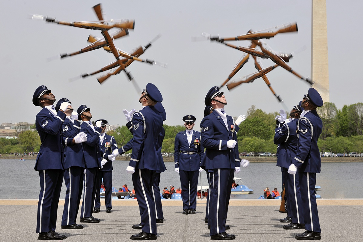 До сих пор М1 Garand используется в качестве церемониального оружия в ротах почётного караула и военно-учебных заведениях США.