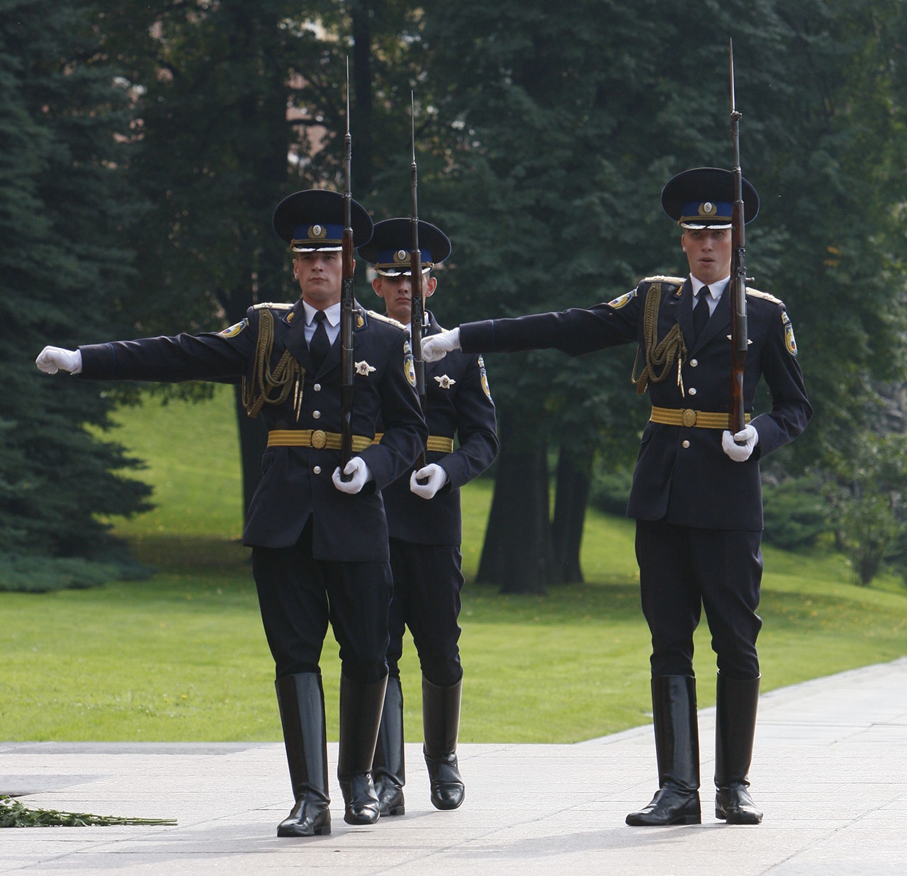 Самозарядный карабин Симонова сегодня можно увидеть на военных парадах и торжественных церемониях с участием войск.