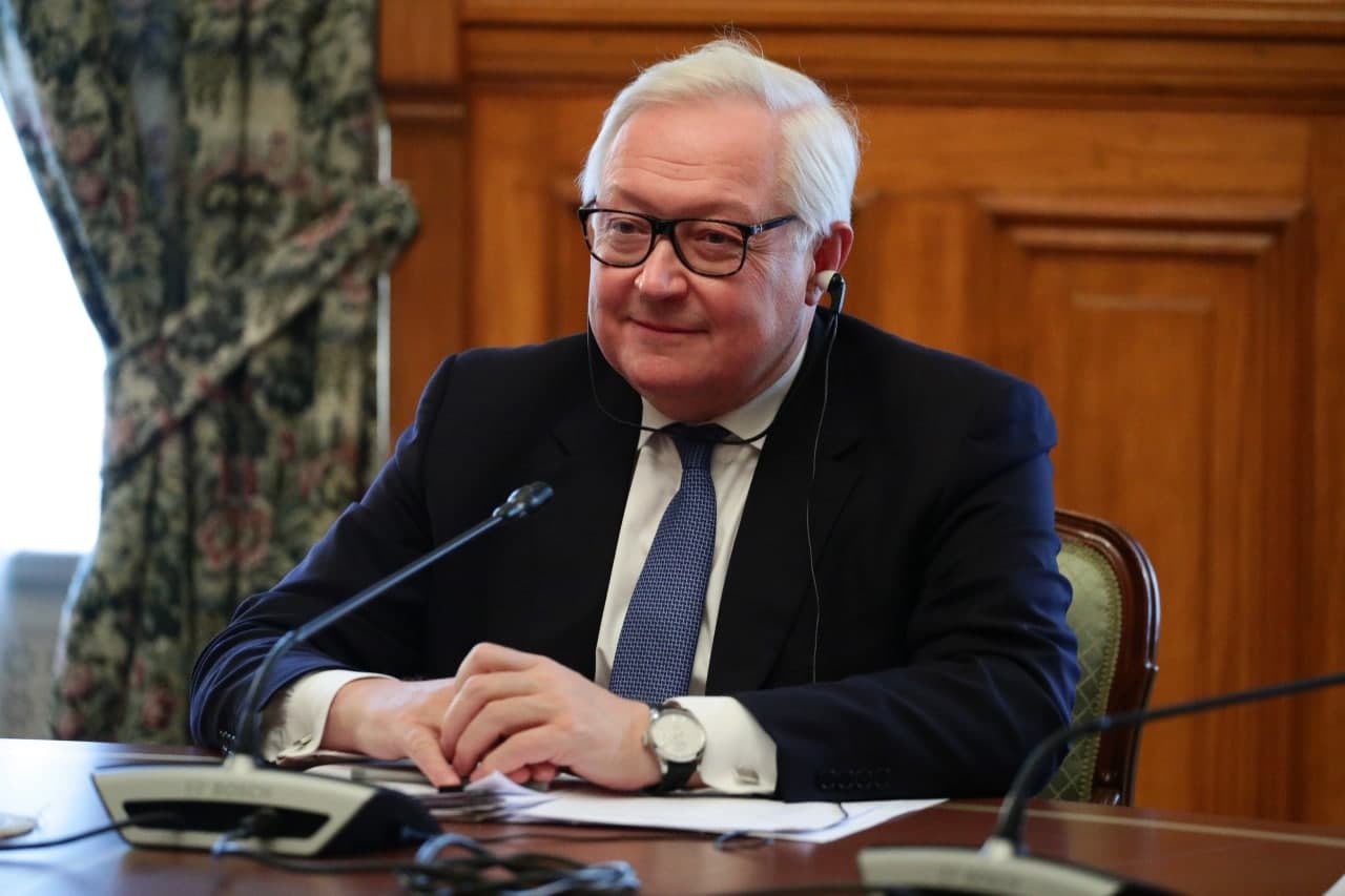 Заместитель министра иностранных дел Российской Федерации С.А. Рябков отметил, что главные вопросы по-прежнему остаются «в подвешенном состоянии».