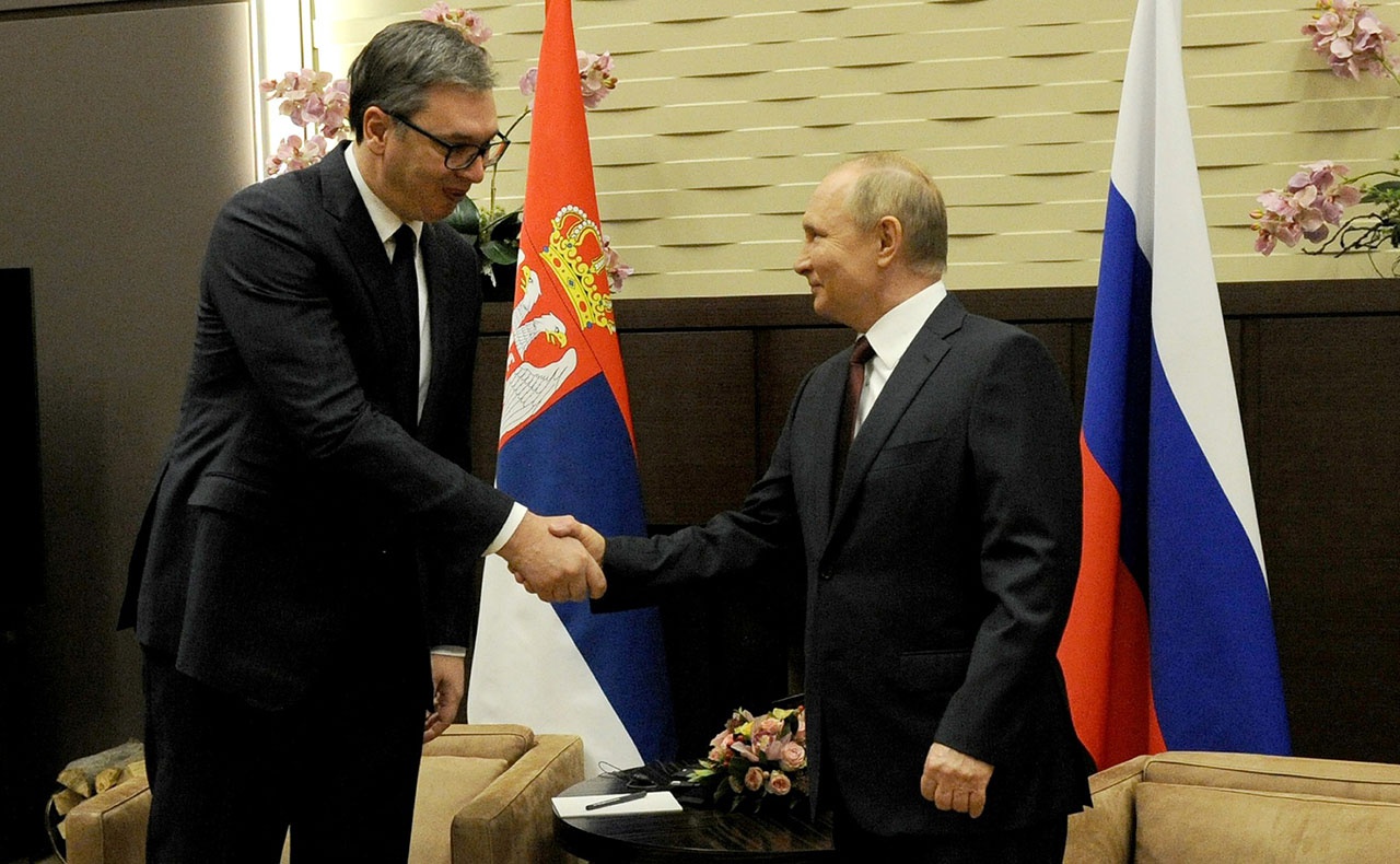 B результате переговоров Владимира Путина и Александара Вучича в Сочи Россия сохранила цену на газ для Сербии на уровне в 270 долл. на шесть зимних месяцев.