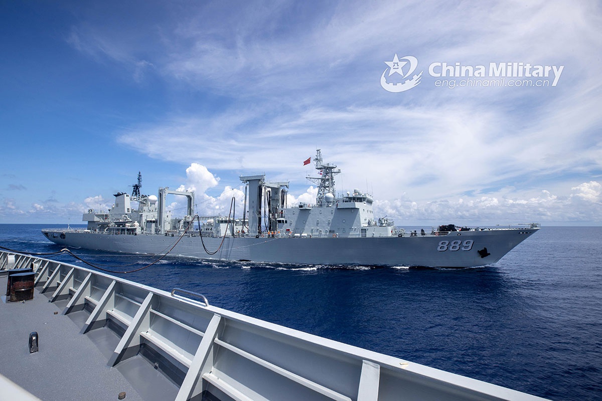 Согласно положениям концепции «Двойное применение баз обеспечения», заход кораблей китайского военного флота в иностранный порт осуществляется по просьбе и при содействии экономического партнёра.