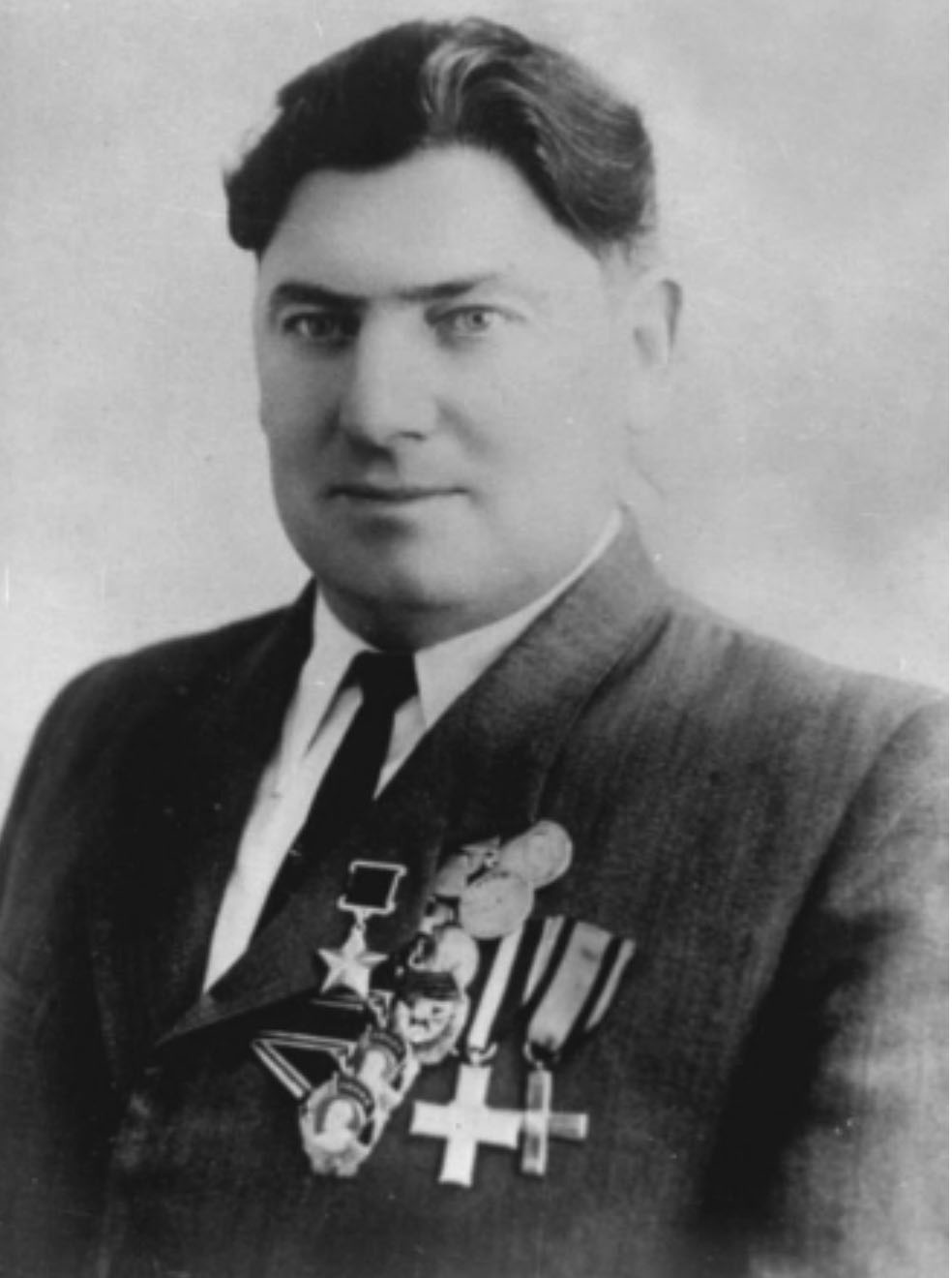 Виктор Александрович Карасёв был отмечен польскими орденами «Крест Грюнвальда» и «Партизанский крест», чехословацкой наградой «Партизанская звезда», ему присвоено звание Героя Советского Союза.