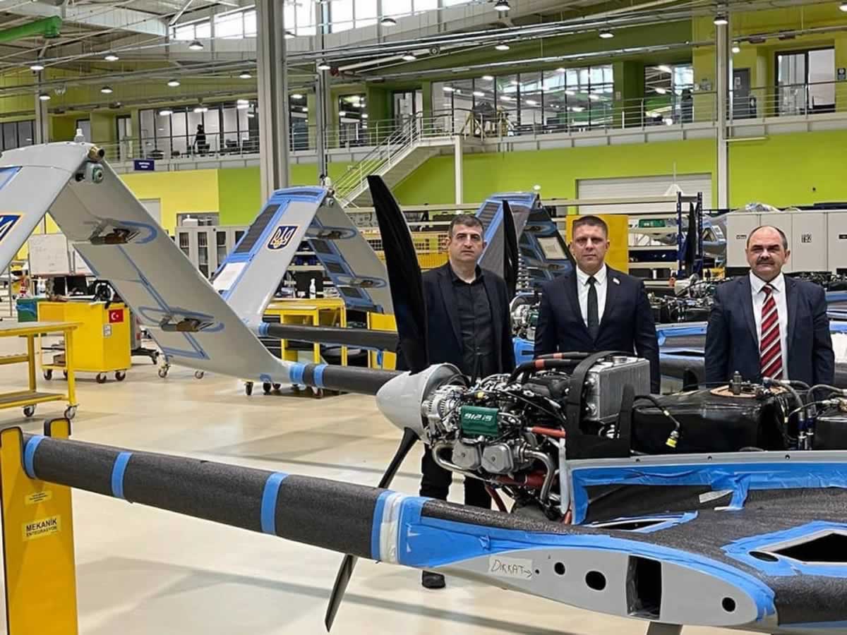 Украина при содействии Турции запустила собственное производство беспилотных летательных аппаратов Bayraktar TB2.