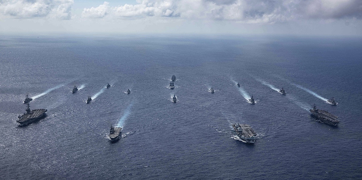 США и их союзники провели крупномасштабные военно-морские учения у берегов Тайваня.