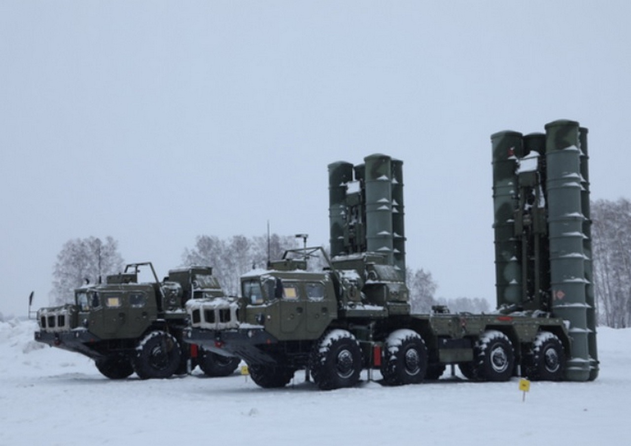 В мероприятии боевой подготовки были задействованы расчёты зенитных ракетных комплексов (ЗРК) С-400 «Триумф».