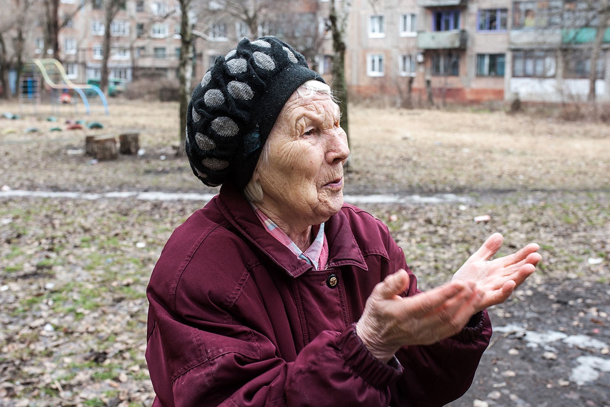 Тетя Надя, ей под 90 и для неё это вторая война.
