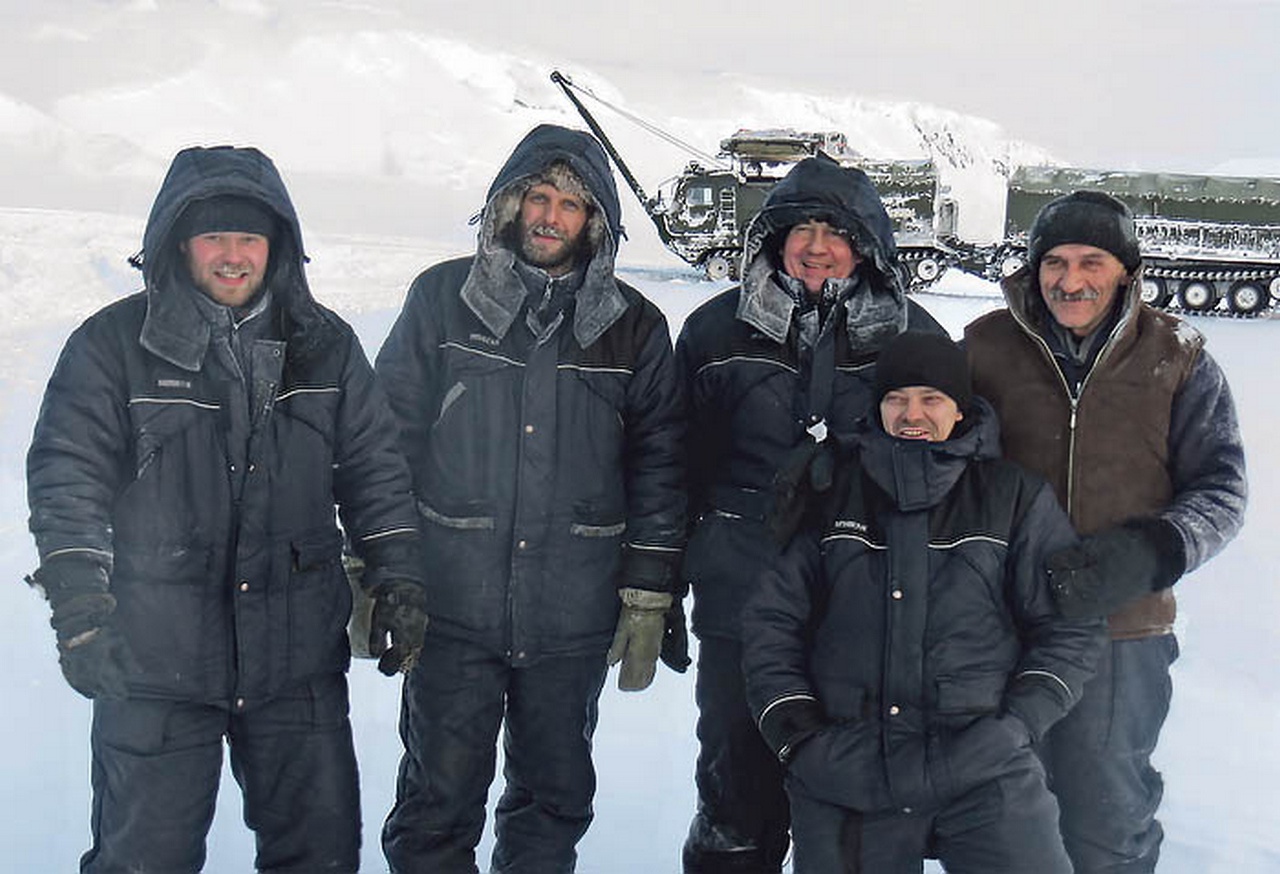 В 2017 году Юрий Щеглов на двухзвенном гусеничном транспортёре ДТ-10ПМ участвовал в арктической экспедиции, организованной Минобороны РФ для испытания в условиях Крайнего Севера новых и перспективных образцов вооружения, военной и специальной техники.