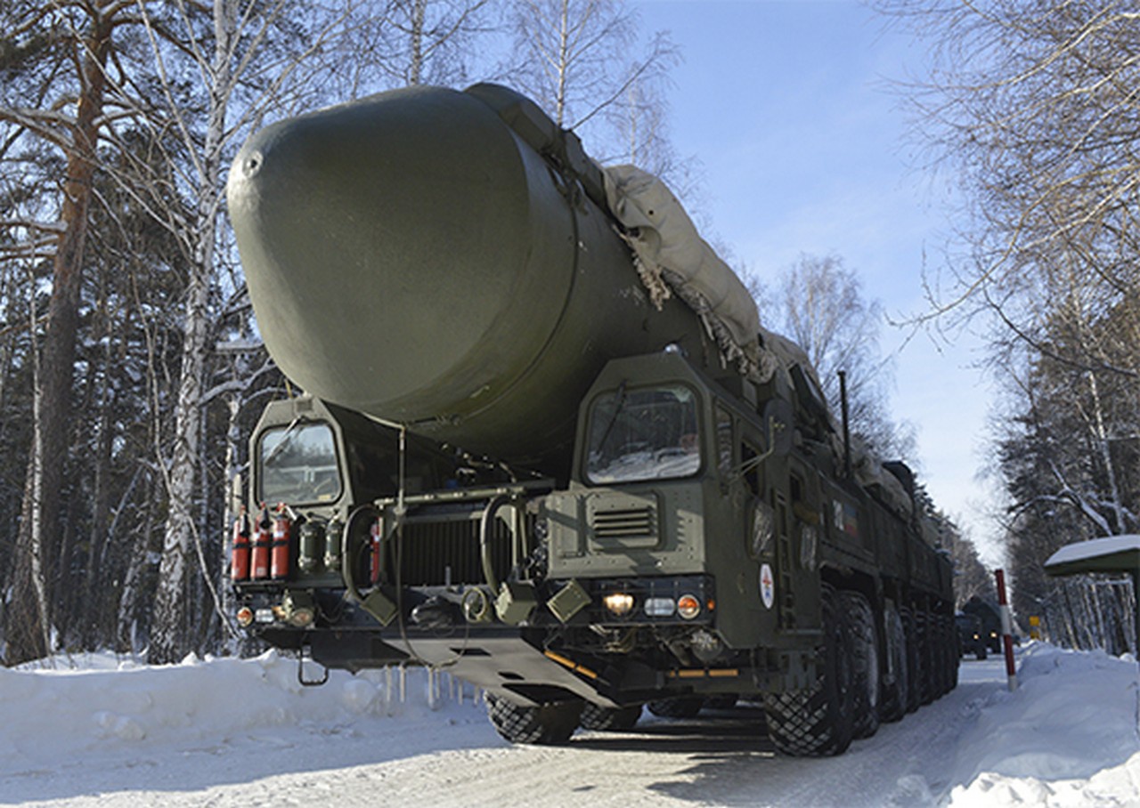 Установки подвижного грунтового ракетного комплекса «Ярс» Новосибирского ракетного соединения РВСН вышли на маршруты боевого патрулирования.