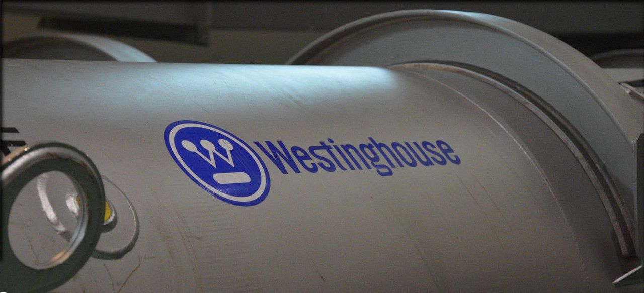 Если американская Westinghouse Electric своё отработанное топливо навсегда оставляет стране-заказчику, то Россия, согласно договору, ещё с советских времён вынуждена забирать его к себе на переработку.
