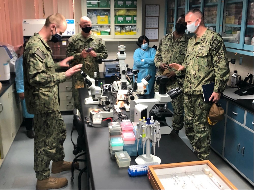 Военно-морское медицинское исследовательское подразделение США (NAMRU-6) в Перу предназначено для исследования инфекционных заболеваний, хотя его оборудование также может быть использовано для возможной «биологической войны».