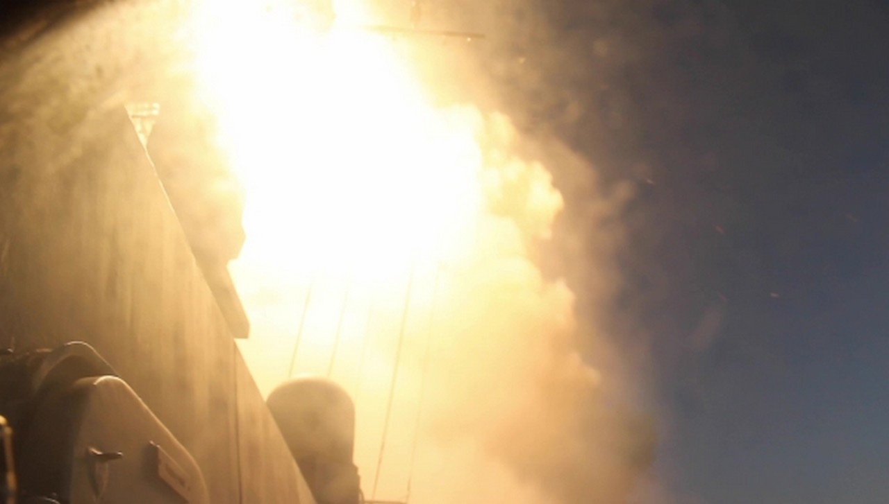 Запуск с корабля ВМФ РФ ракеты «Калибр» по инфраструктуре украинской армии.