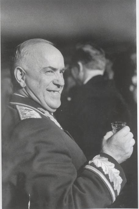 Министр обороны СССР Георгий Жуков на приёме в честь президента Югославии маршала Йосипа Броз Тито. Июнь 1956 г.