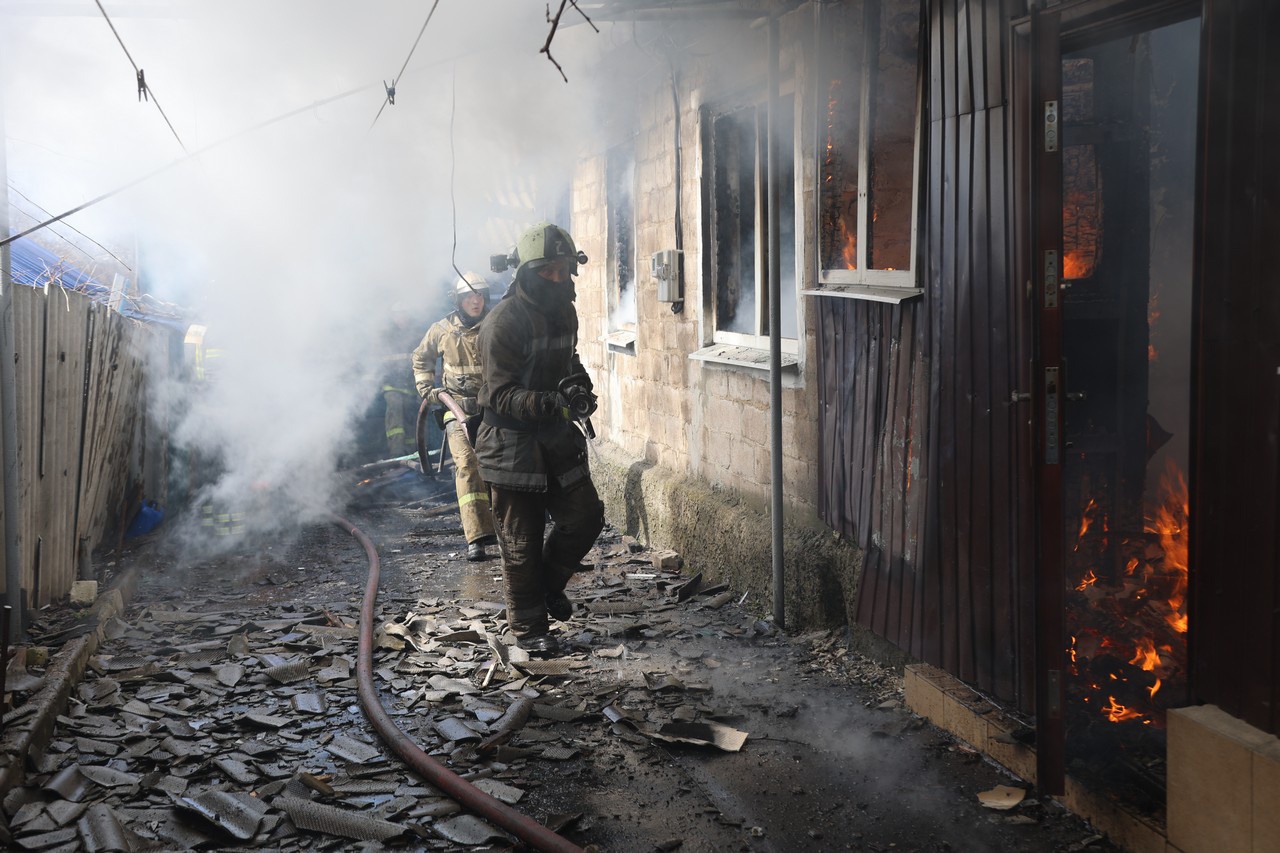 Последствия ракетного удара по Киевскому району Донецка.