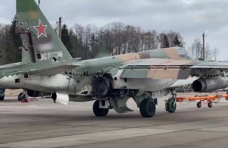 Подбитый, но не побеждённый Су-25 вернулся домой.
