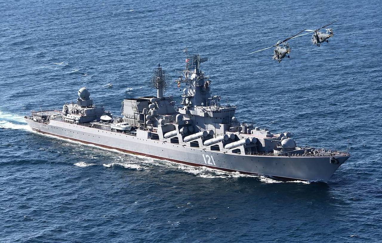 Ракетный крейсер «Москва» способен уничтожить любой вражеский корабль ещё при входе в Чёрное море.