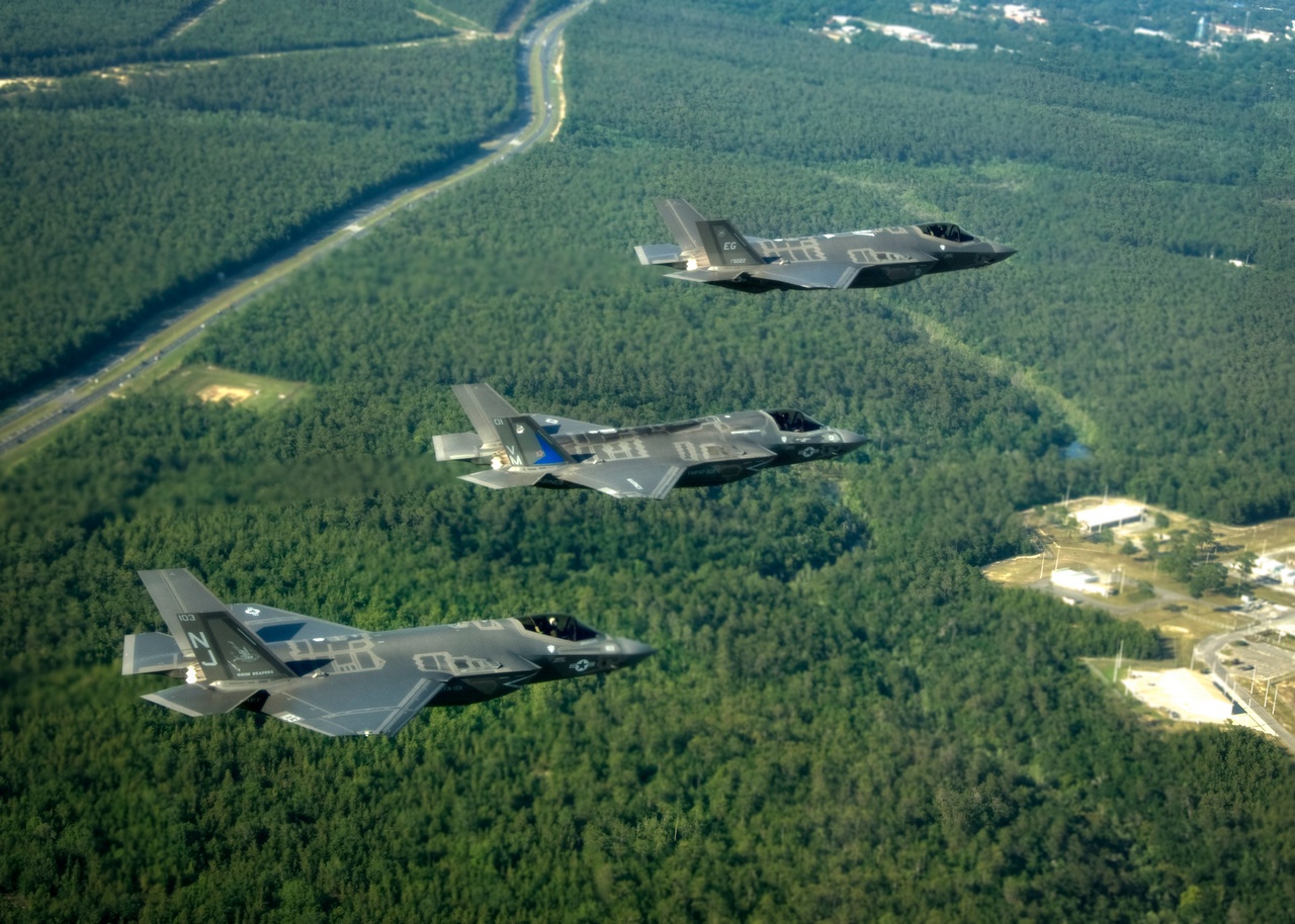 Истребители-бомбардировщики пятого поколения F-35А Lightning II.
