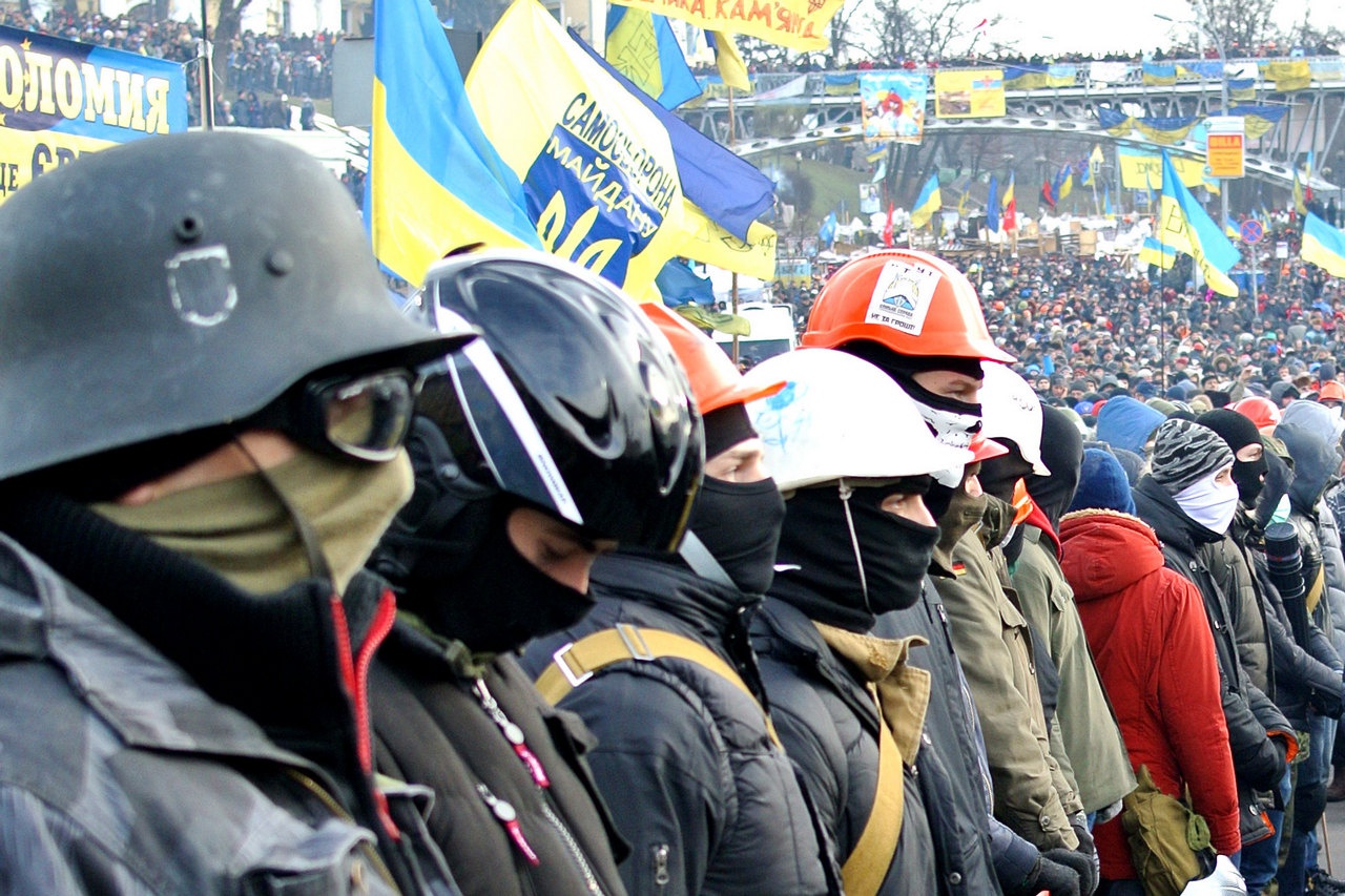 «Хлопцы» на Майдане ещё прятали лица.