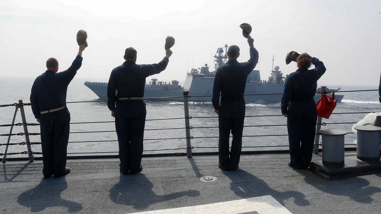 Боже храни Америку от выжившего из ума Байдена: новая военно-морская стратегия США  