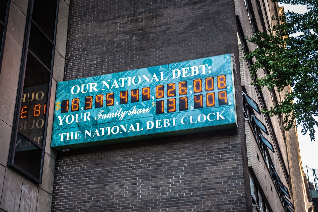 Счётчик национального долга США не останавливается ни на секунду.