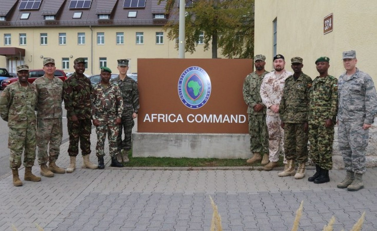 Пентагон принял решение объединить под единым руководством ОК в Европейской зоне и Африканское командование.