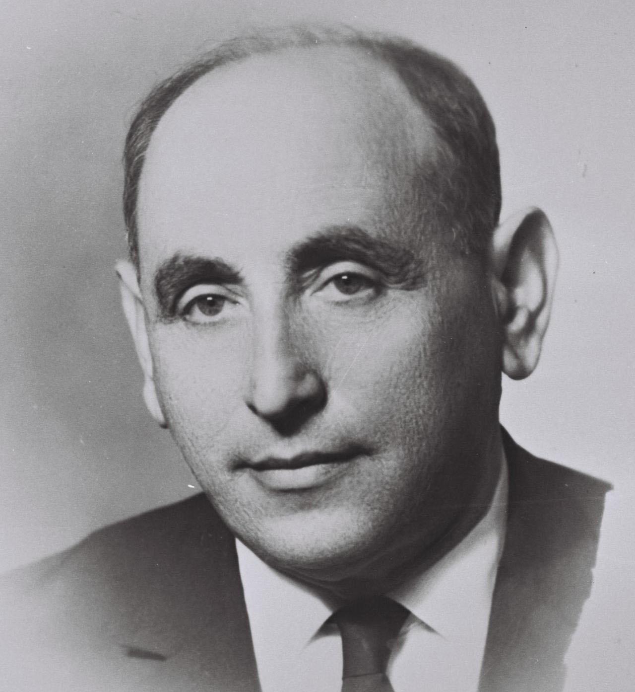 Иссер Харель, создатель службы внутренней безопасности «Шин-Бет». С 1952 года стал руководителем и внешней разведки - «Моссад».