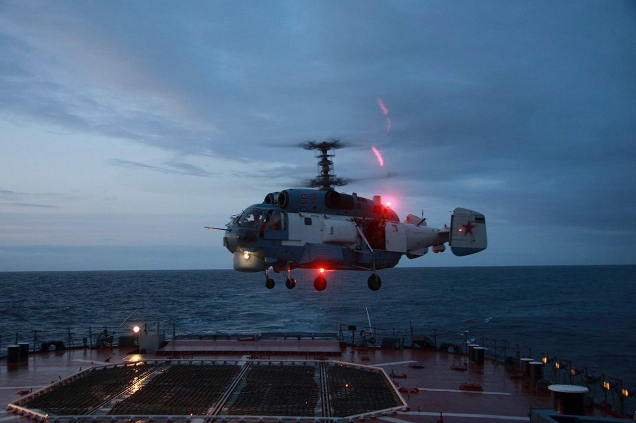 Ночные полёты занимают особое место в программе подготовки экипажей вертолётов.