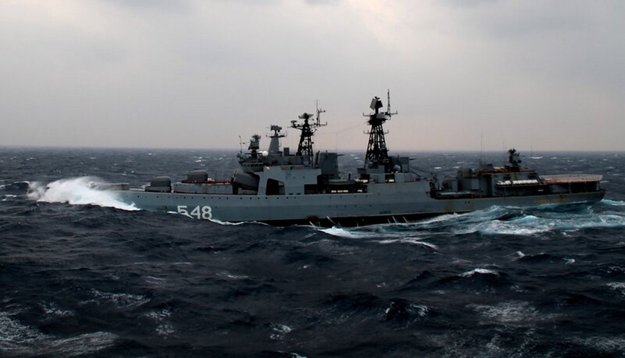 Экипаж БПК «Адмирал Пантелеев» во время поиска подводной лодки.