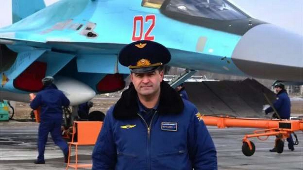 Указом Президента страны генерал-майор авиации Канамат Боташев был удостоен звания Героя России посмертно.