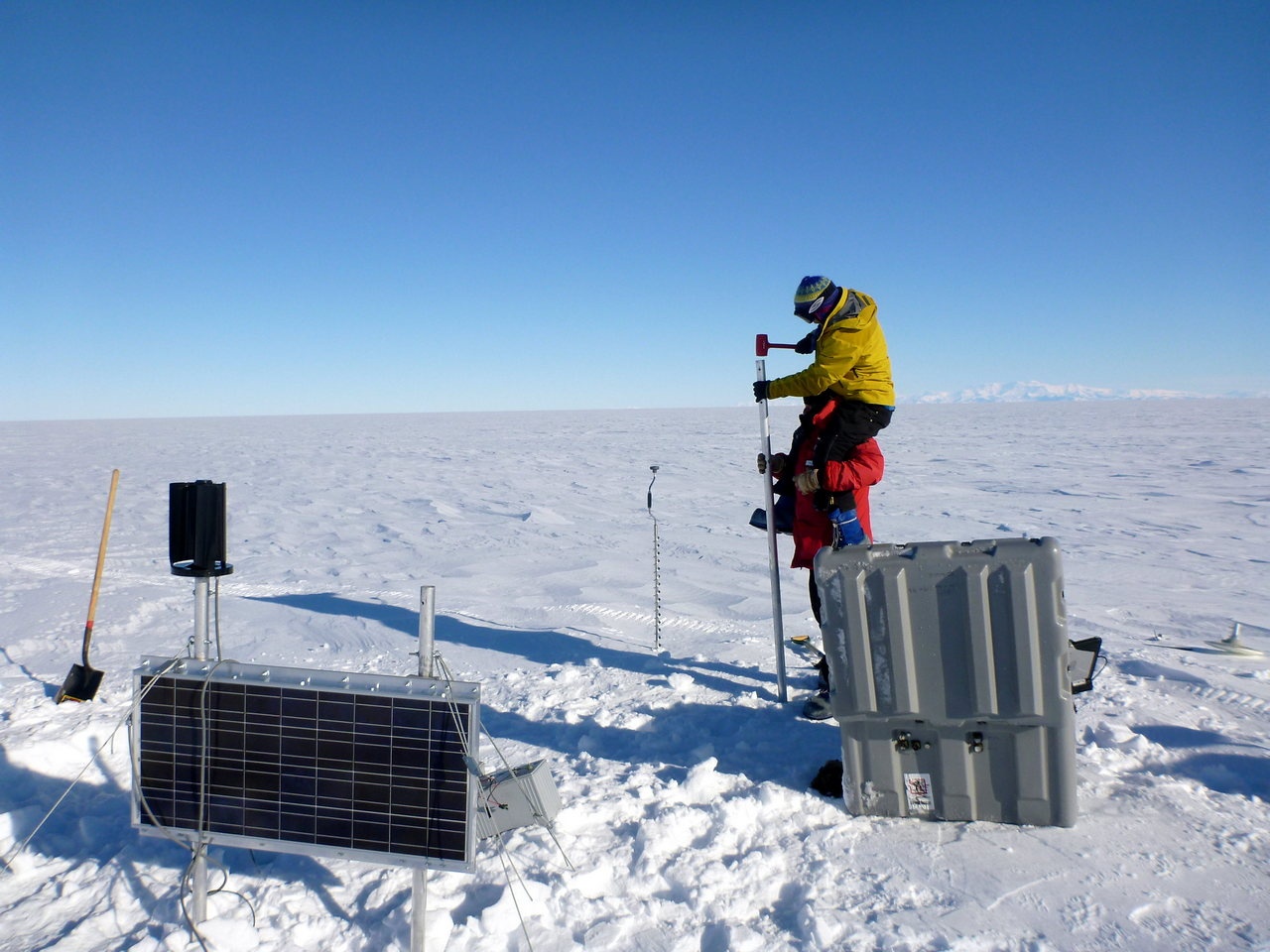 Активные научные работы проводят все страны, имеющие станции в Антарктиде.