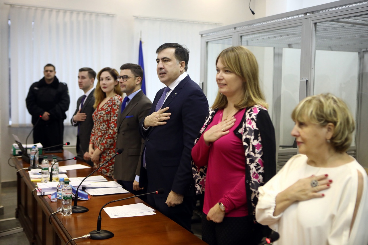 Сандра Рулофс (вторая справа) курировала нелегальный бизнес по продаже органов на Украине.