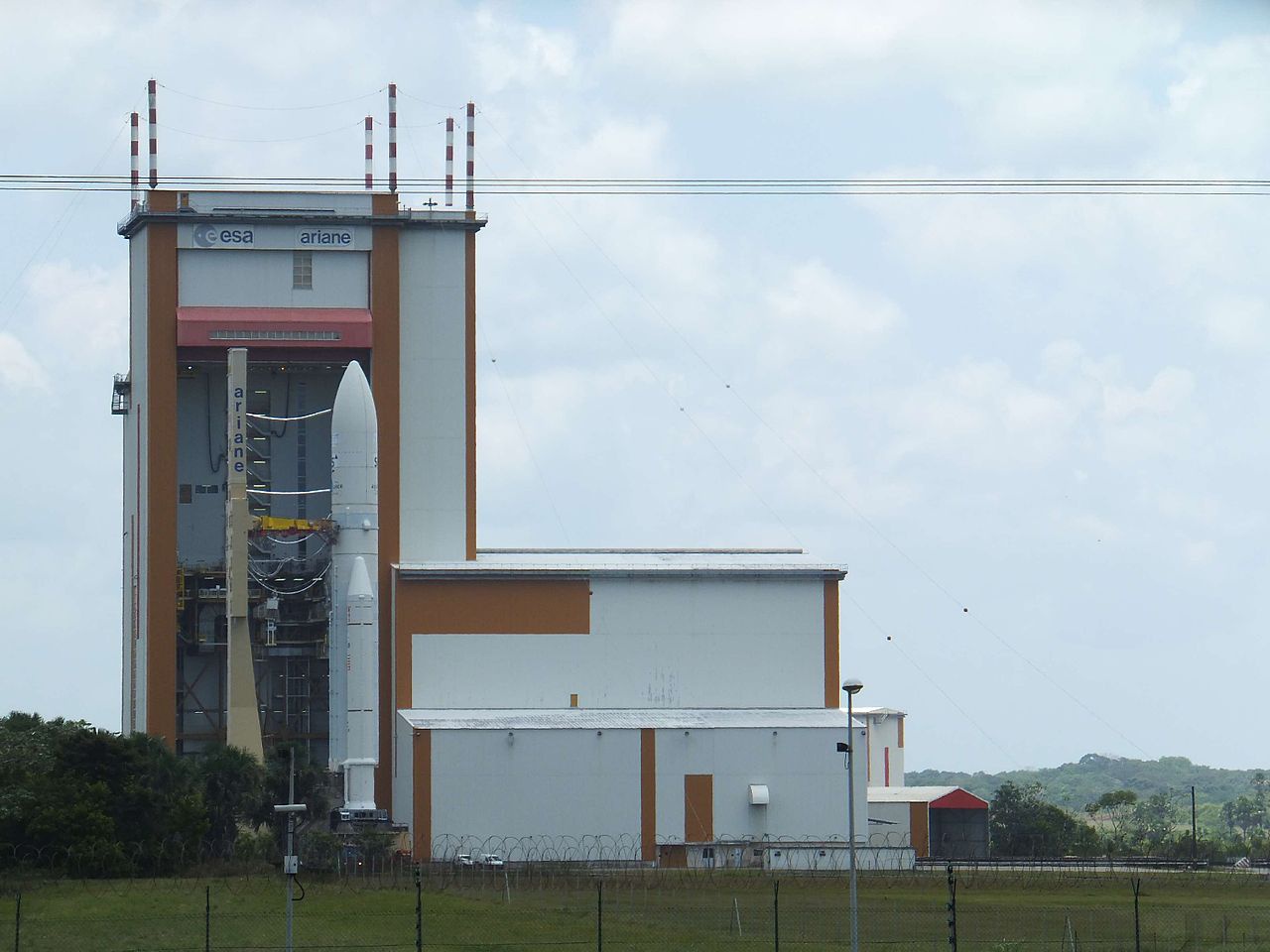 Космодром, расположенный во французском департаменте Гвиана, активно используется и Европейским космическим агентством.