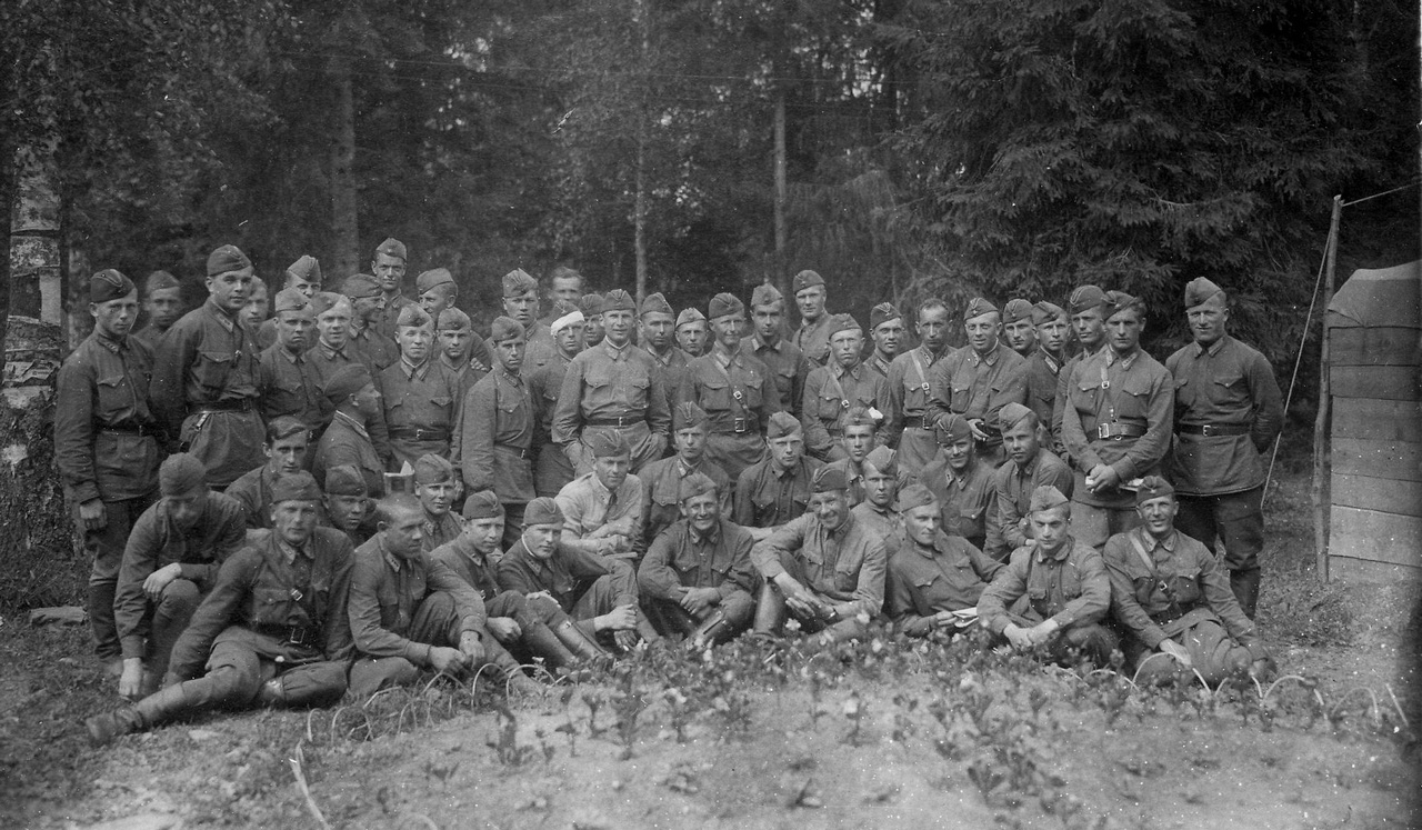 Срок службы для рядового состава сухопутных частей Рабоче-крестьянской Красной Армии был установлен два года.